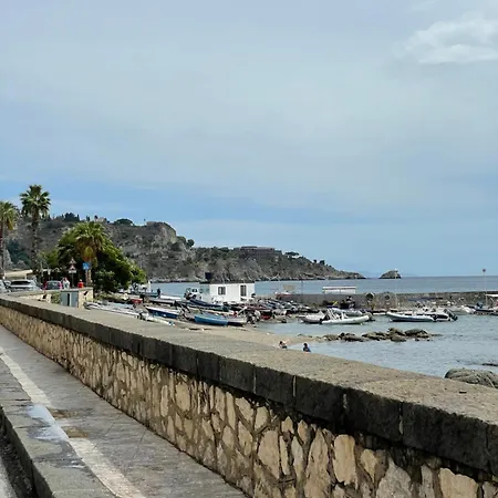 Naxos House Апартаменты